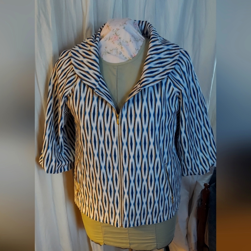 Chico Zenergy ikat lightweight 1/2 sleeve zip jacket, size 3
